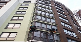 Установка крыши на балкон Белово цена от 1023 руб. м/2.